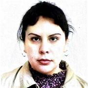 Licenciada en literatura, diplomado en poesía universal y con un master en investigación y creación en arte